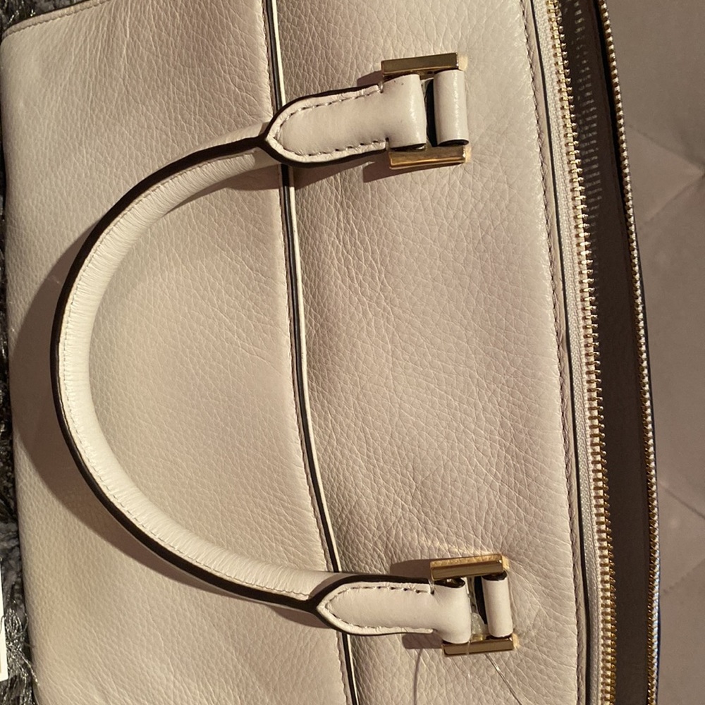 NWT. Michael Kors Purse - Picture 4 of 4